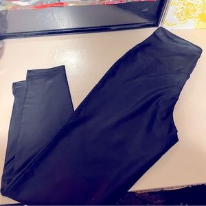 Knox Rose Black  leather look type legging size small in brand new condition